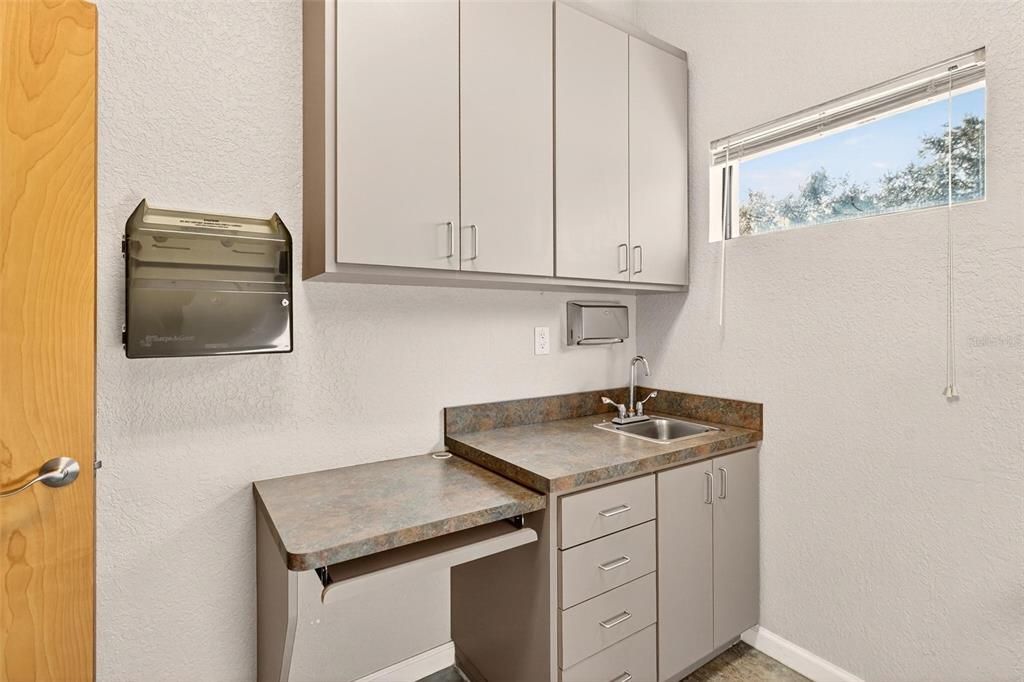 For Sale: $500,000 (0 beds, 0 baths, 1950 Square Feet)