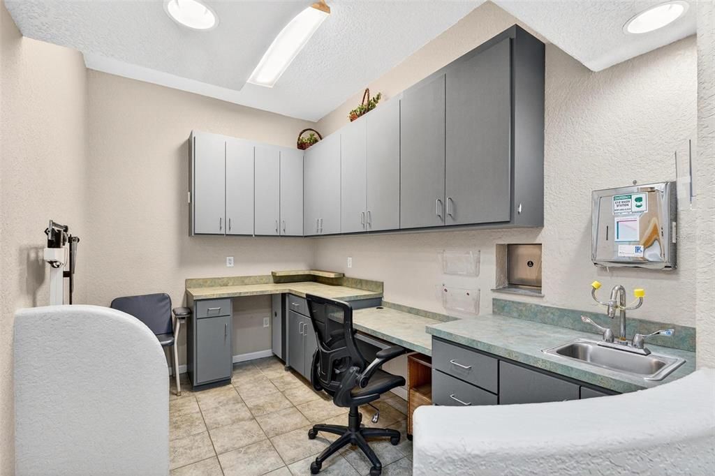 For Sale: $500,000 (0 beds, 0 baths, 1950 Square Feet)