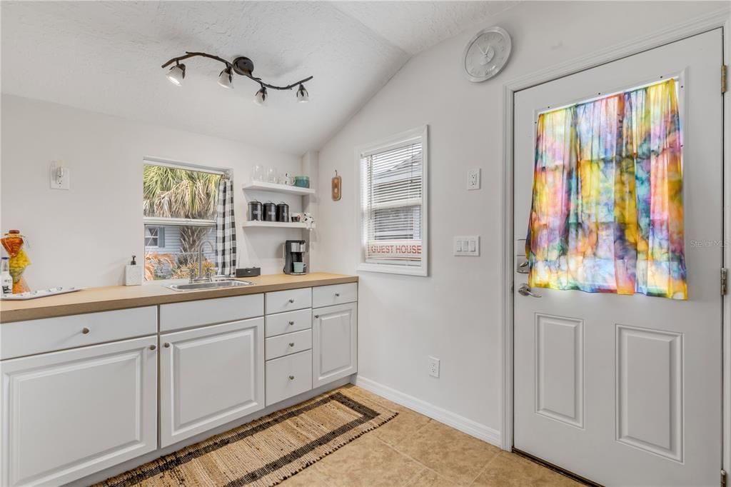 На продажу: $434,000 (3 спален, 3 ванн, 1370 Квадратных фут)