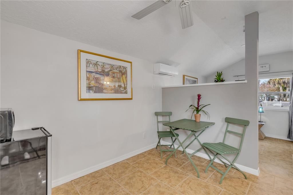 На продажу: $434,000 (3 спален, 3 ванн, 1370 Квадратных фут)