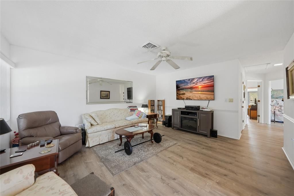 En Venta: $169,900 (2 camas, 2 baños, 921 Pies cuadrados)