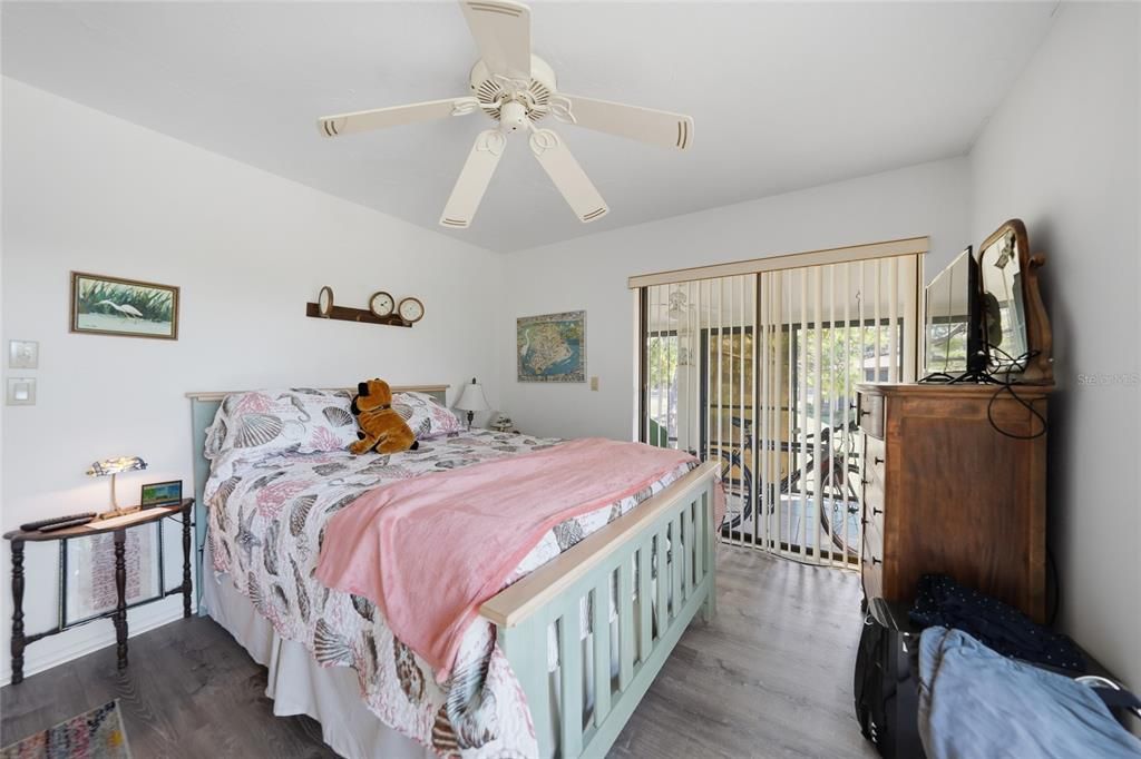 En Venta: $169,900 (2 camas, 2 baños, 921 Pies cuadrados)