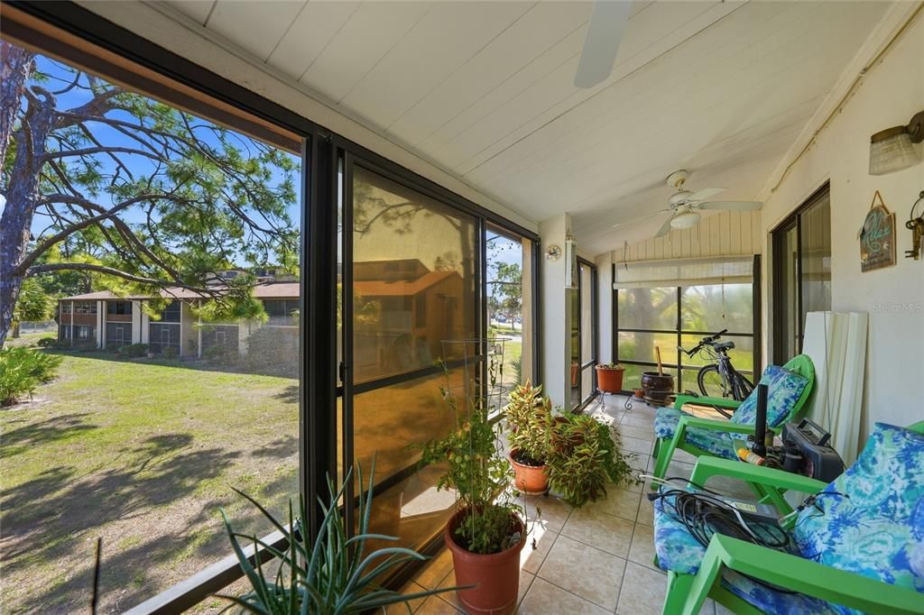 En Venta: $169,900 (2 camas, 2 baños, 921 Pies cuadrados)