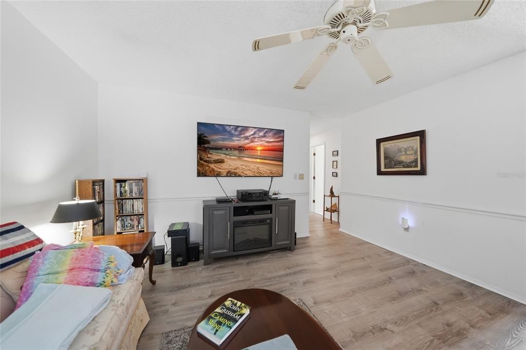 En Venta: $169,900 (2 camas, 2 baños, 921 Pies cuadrados)