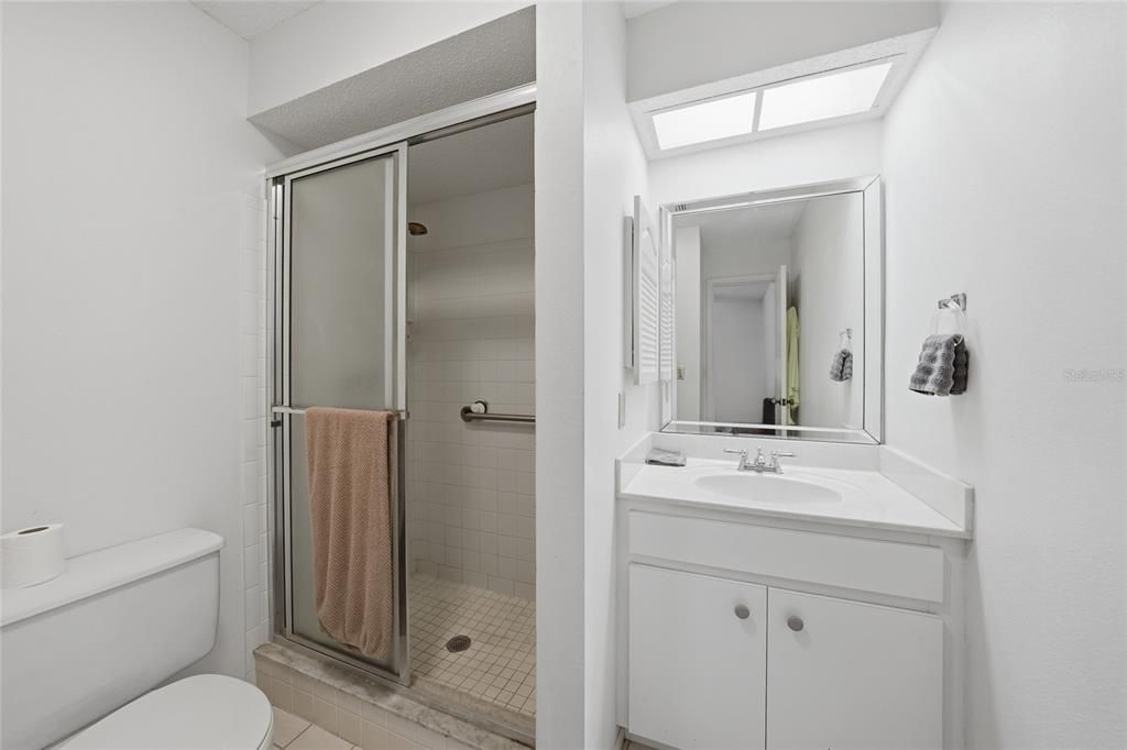 En Venta: $169,900 (2 camas, 2 baños, 921 Pies cuadrados)