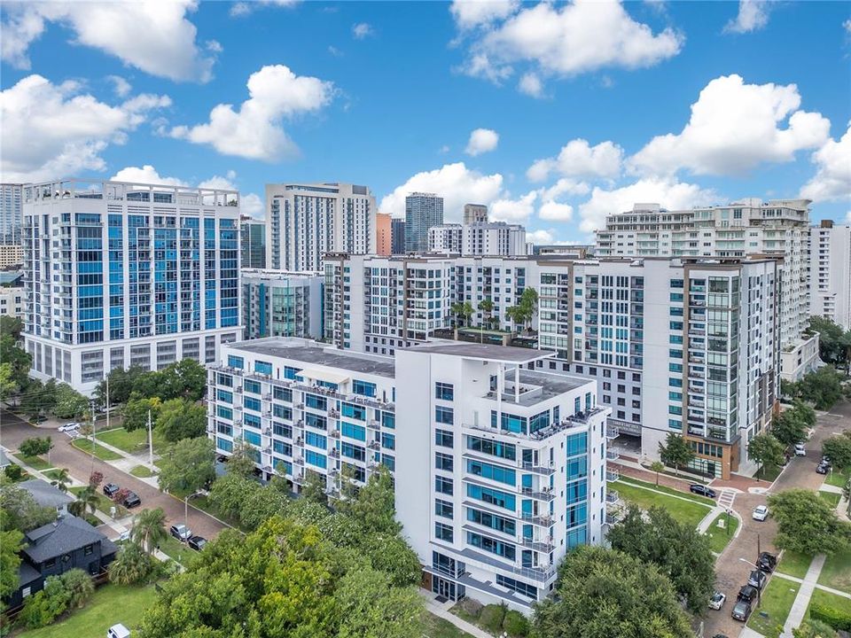 На продажу: $405,000 (2 спален, 2 ванн, 1268 Квадратных фут)