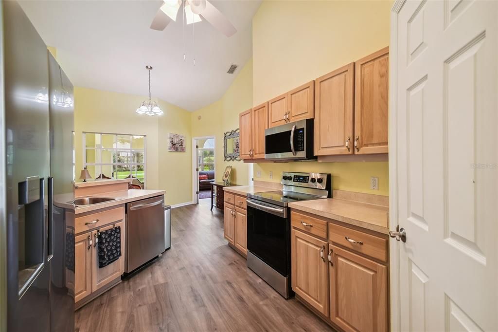 For Rent: $2,650 (3 beds, 2 baths, 2300 Square Feet)