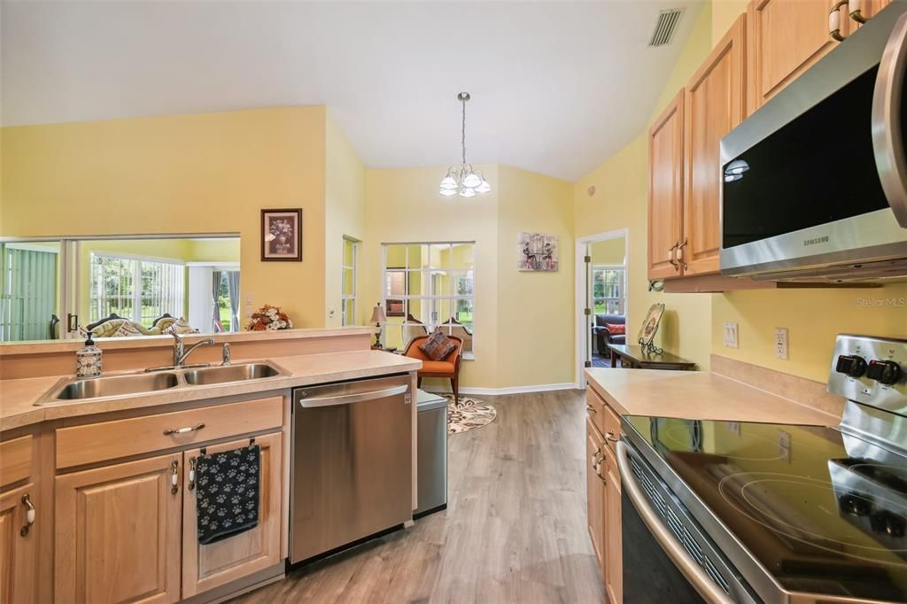 For Rent: $2,650 (3 beds, 2 baths, 2300 Square Feet)