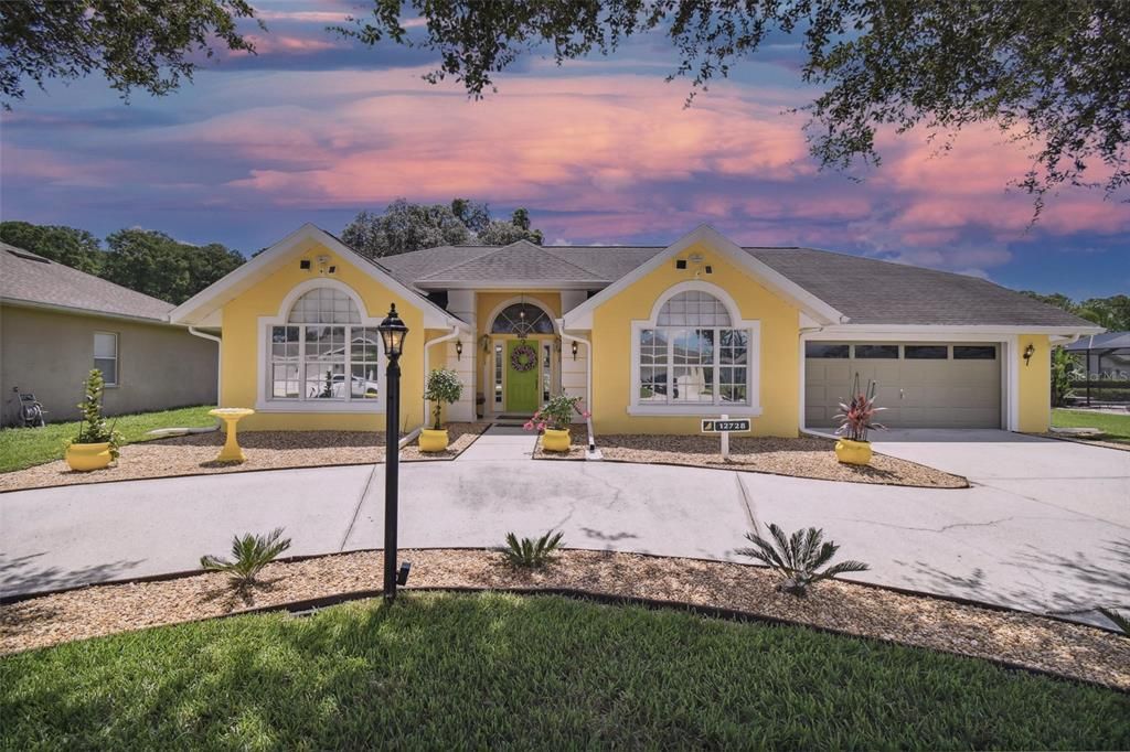 For Rent: $2,650 (3 beds, 2 baths, 2300 Square Feet)