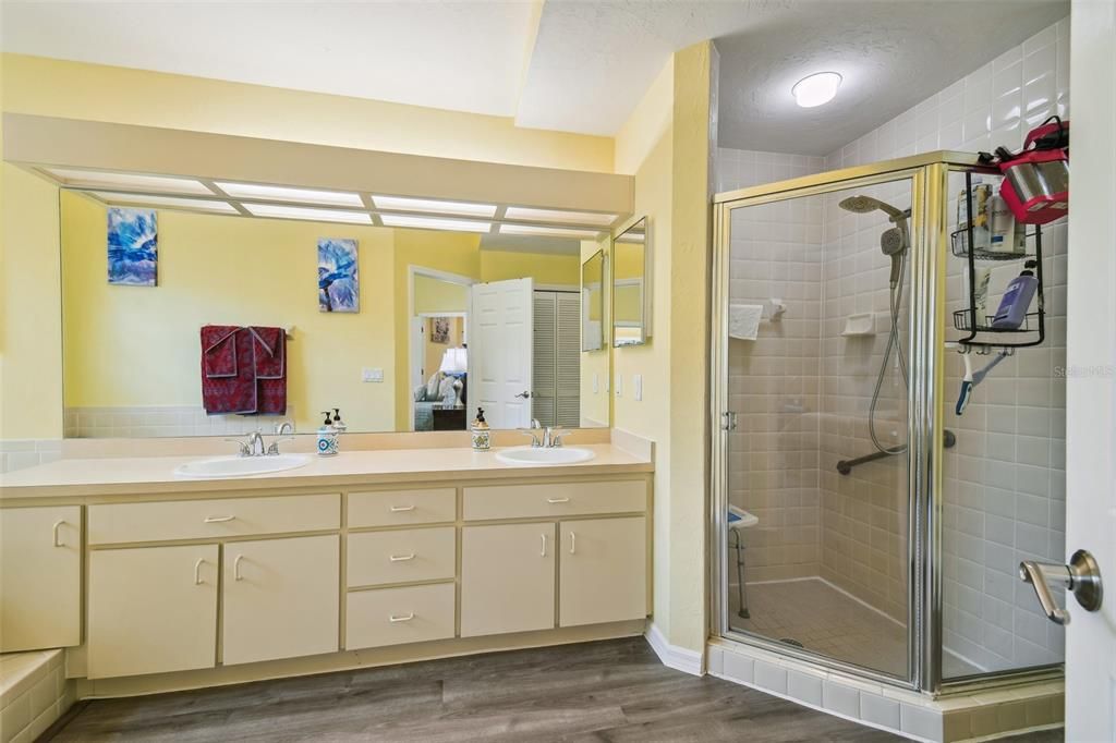 For Rent: $2,650 (3 beds, 2 baths, 2300 Square Feet)