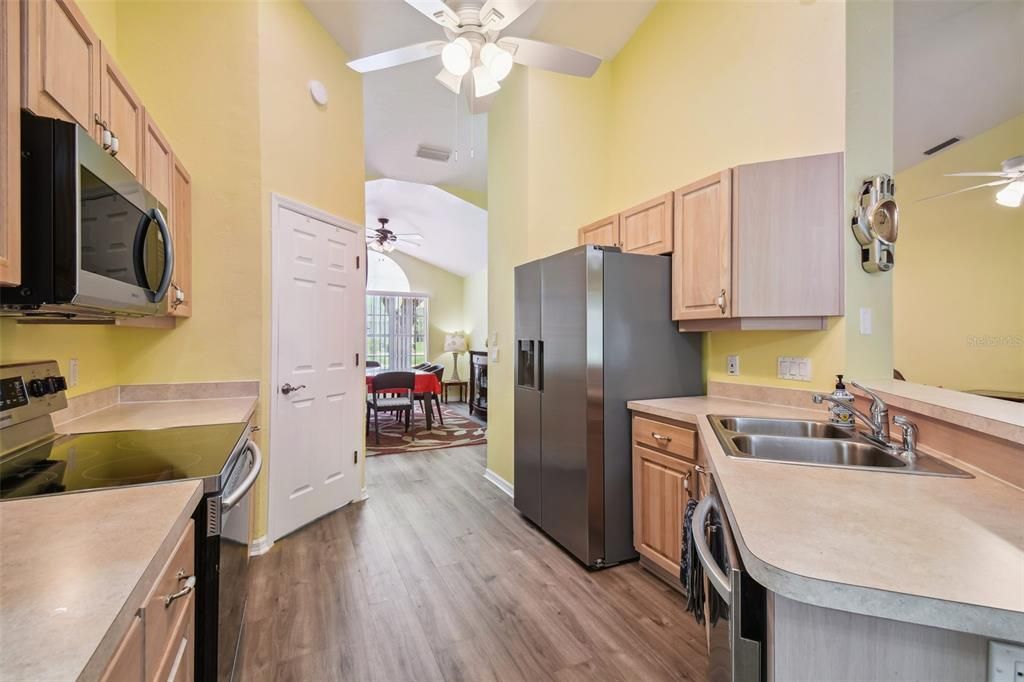 For Rent: $2,650 (3 beds, 2 baths, 2300 Square Feet)