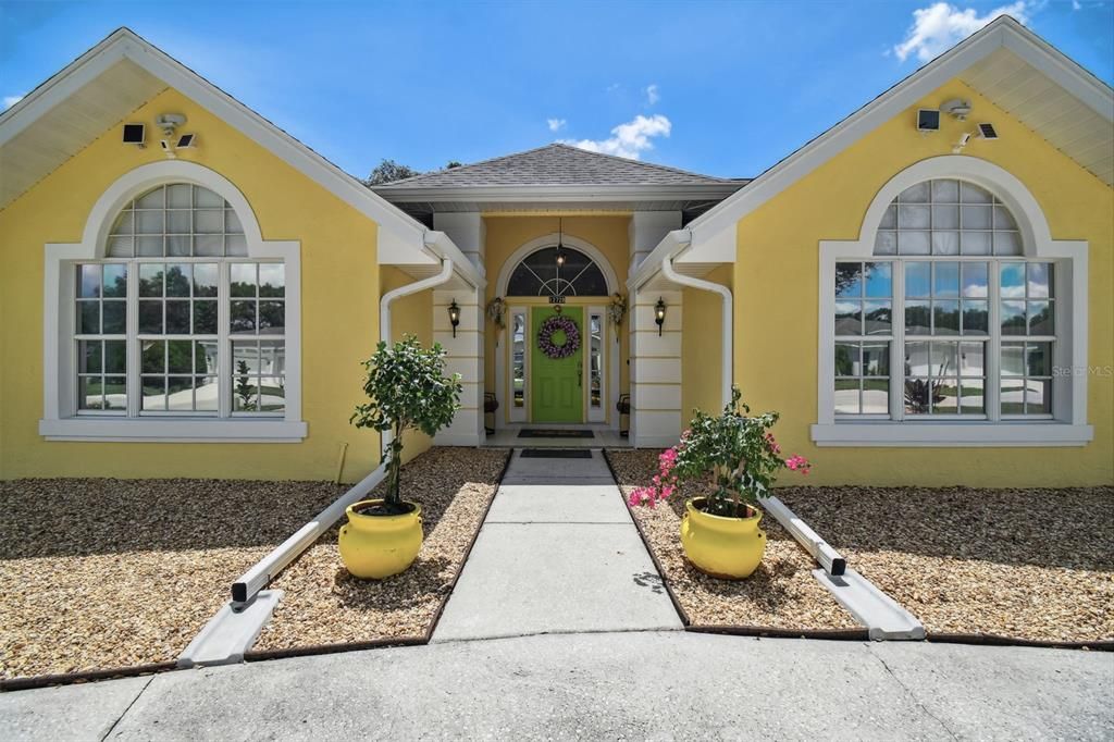 For Rent: $2,650 (3 beds, 2 baths, 2300 Square Feet)