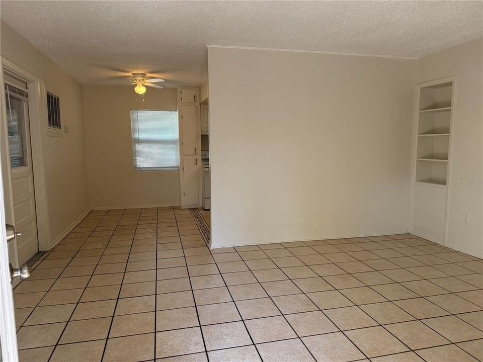 出租: $1,600 (2 贝兹, 1 浴室, 792 平方英尺)