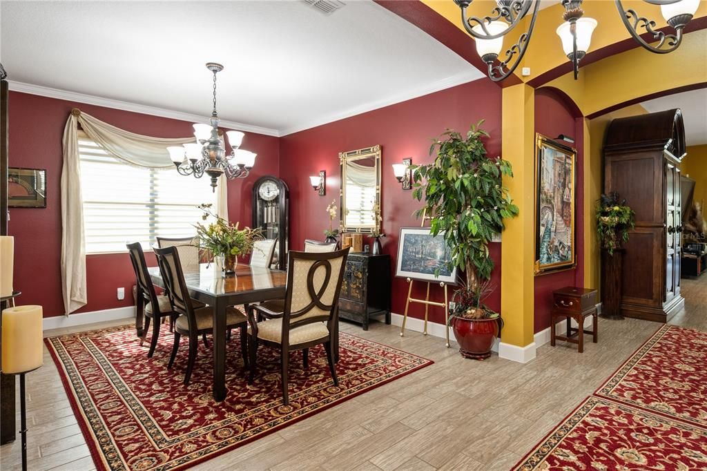 En Venta: $655,000 (4 camas, 3 baños, 3255 Pies cuadrados)