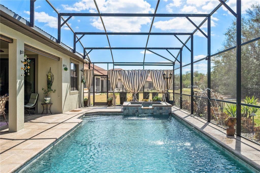 En Venta: $655,000 (4 camas, 3 baños, 3255 Pies cuadrados)
