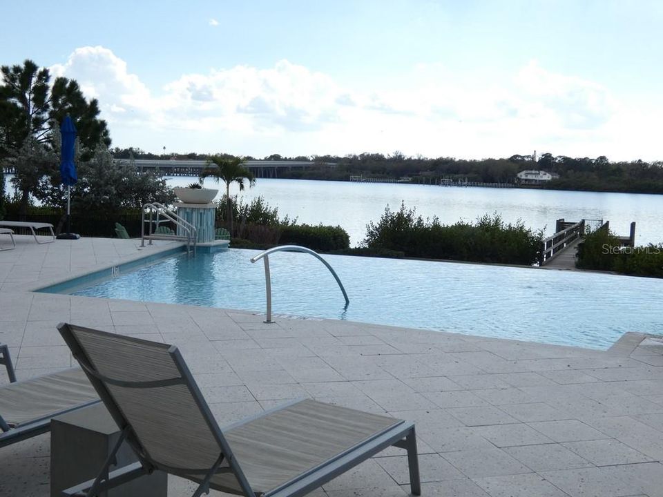 For Sale: $390,000 (3 beds, 2 baths, 1667 Square Feet)