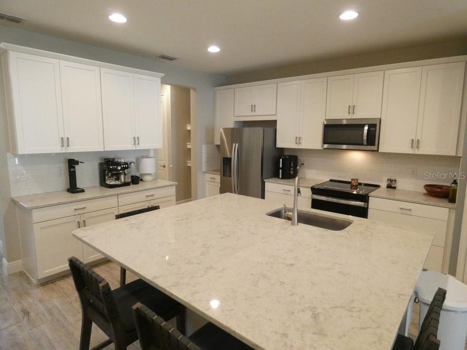 For Sale: $390,000 (3 beds, 2 baths, 1667 Square Feet)