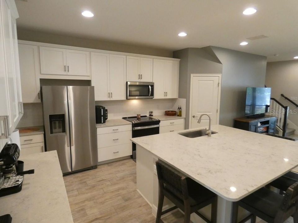 For Sale: $390,000 (3 beds, 2 baths, 1667 Square Feet)