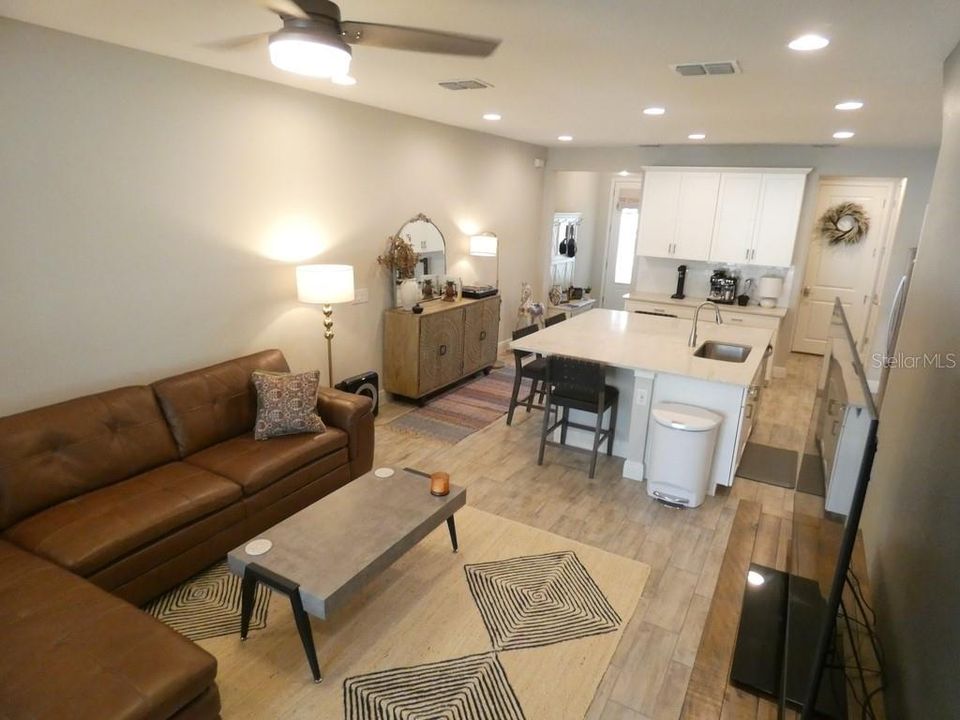 For Sale: $390,000 (3 beds, 2 baths, 1667 Square Feet)