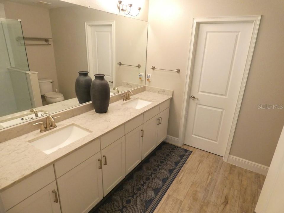 For Sale: $390,000 (3 beds, 2 baths, 1667 Square Feet)