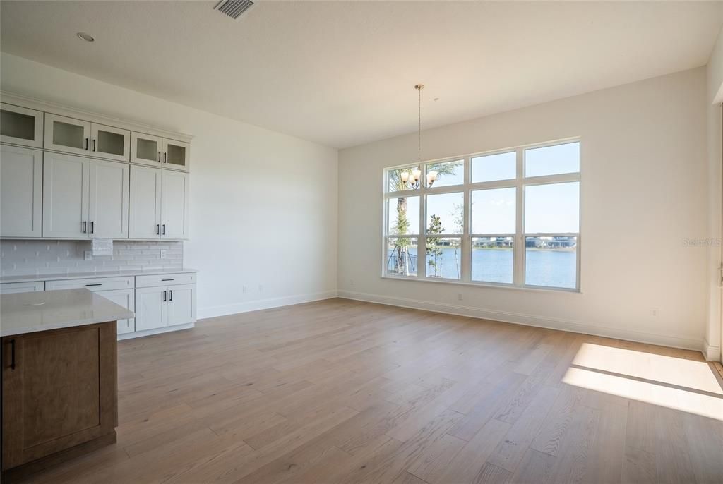 For Sale: $2,989,000 (5 beds, 6 baths, 6706 Square Feet)