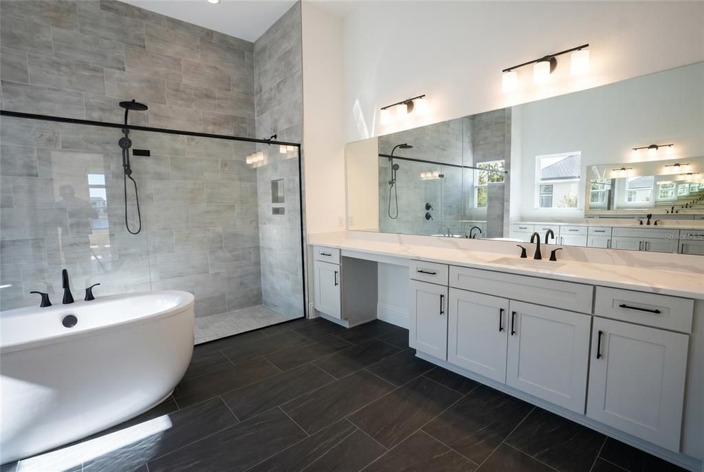 For Sale: $2,989,000 (5 beds, 6 baths, 6706 Square Feet)