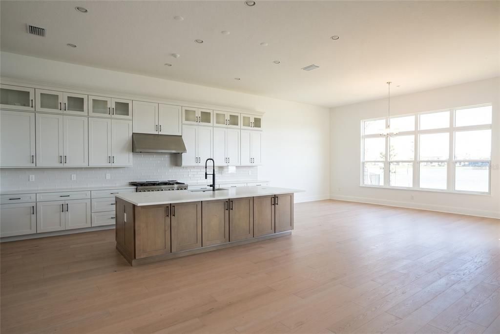 For Sale: $2,989,000 (5 beds, 6 baths, 6706 Square Feet)