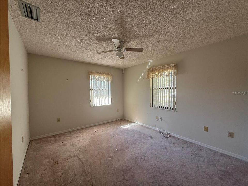 Active With Contract: $269,900 (3 beds, 3 baths, 2316 Square Feet)