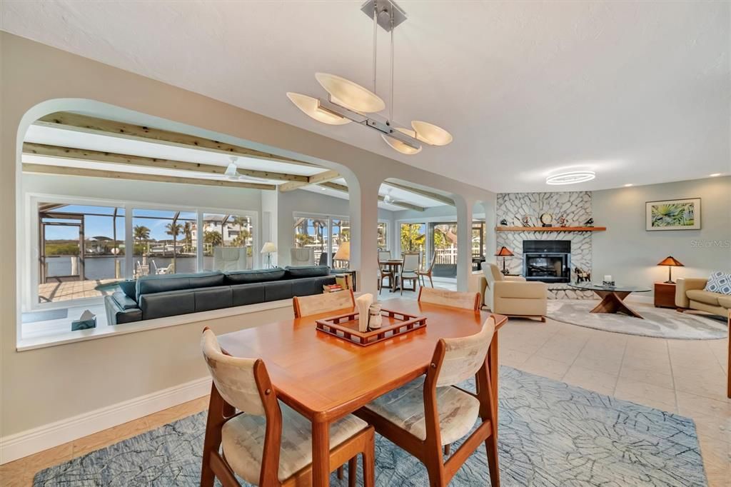 Active With Contract: $915,000 (3 beds, 3 baths, 2468 Square Feet)