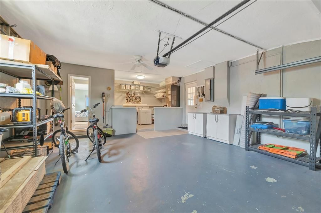 Active With Contract: $915,000 (3 beds, 3 baths, 2468 Square Feet)