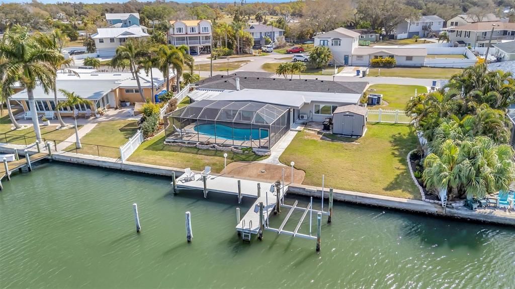 Active With Contract: $915,000 (3 beds, 3 baths, 2468 Square Feet)