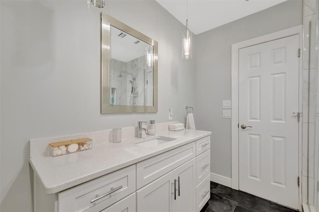 Active With Contract: $915,000 (3 beds, 3 baths, 2468 Square Feet)
