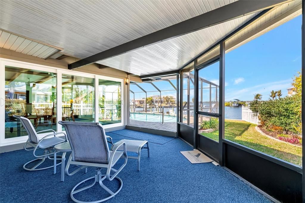 Active With Contract: $915,000 (3 beds, 3 baths, 2468 Square Feet)