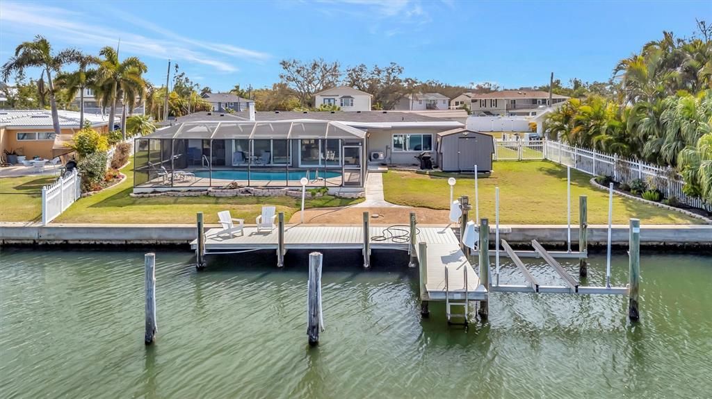 Active With Contract: $915,000 (3 beds, 3 baths, 2468 Square Feet)