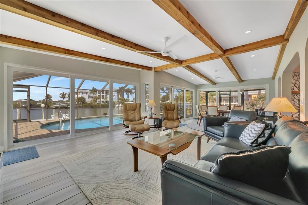 Active With Contract: $915,000 (3 beds, 3 baths, 2468 Square Feet)