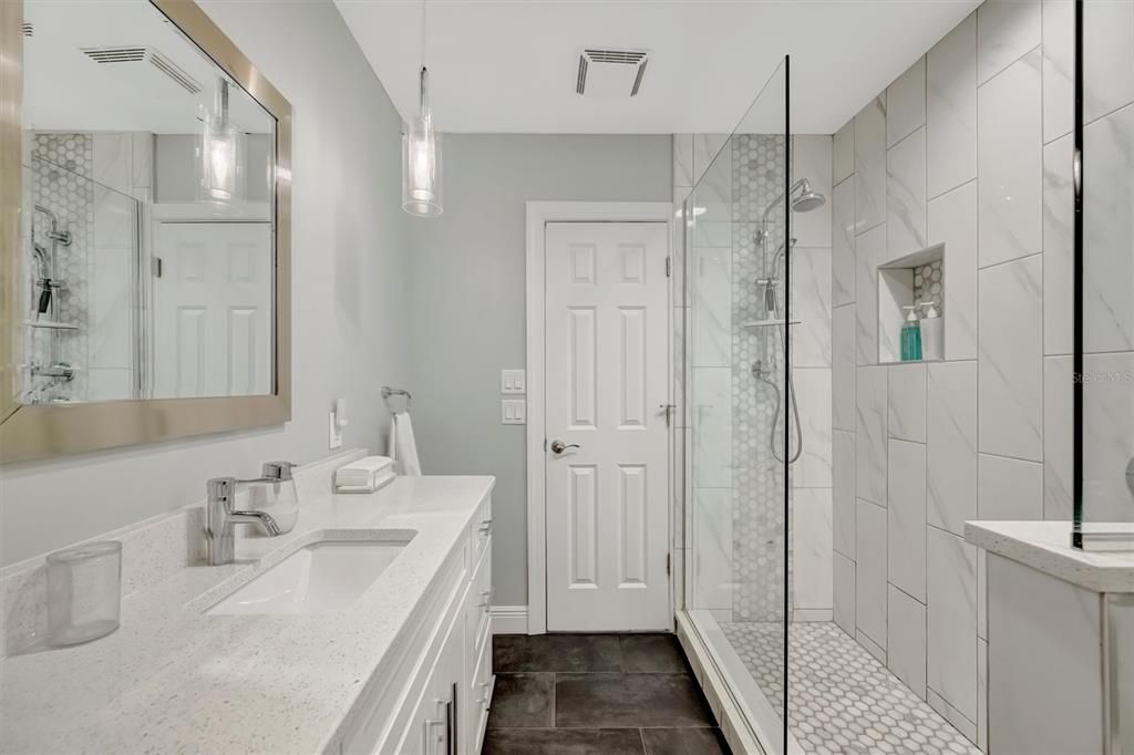 Active With Contract: $915,000 (3 beds, 3 baths, 2468 Square Feet)