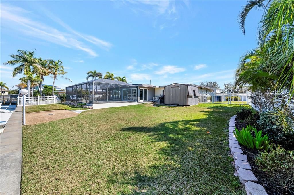 Active With Contract: $915,000 (3 beds, 3 baths, 2468 Square Feet)
