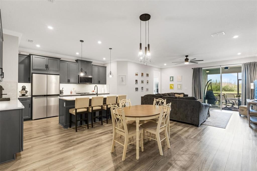 En Venta: $489,900 (4 camas, 3 baños, 2574 Pies cuadrados)