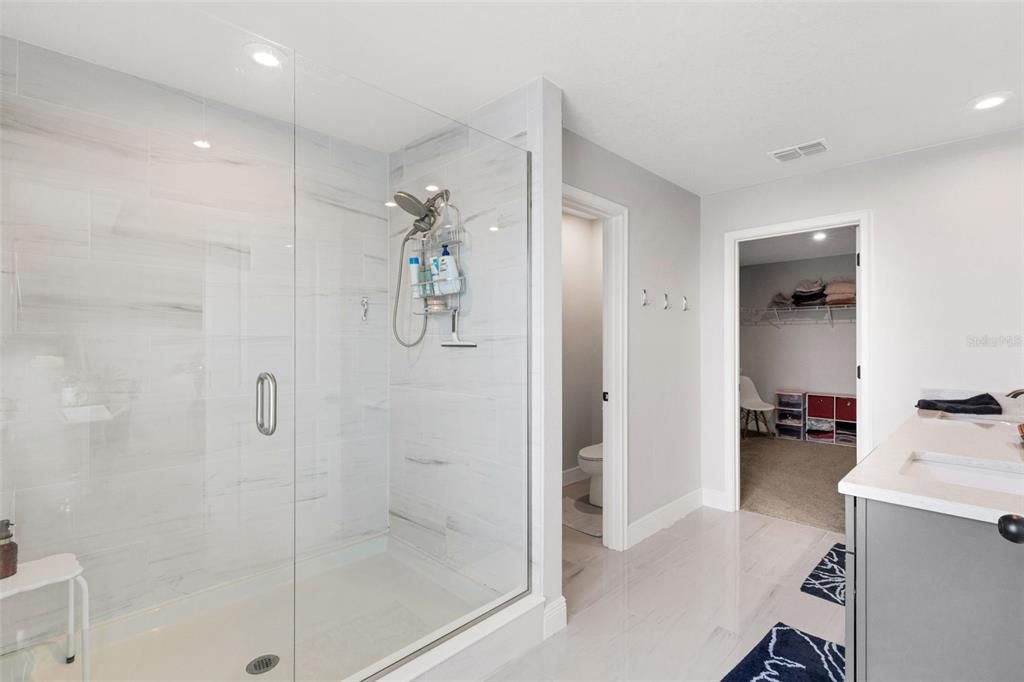 En Venta: $489,900 (4 camas, 3 baños, 2574 Pies cuadrados)
