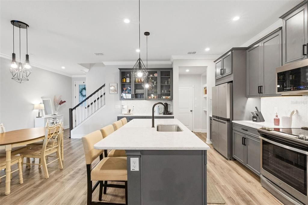 En Venta: $489,900 (4 camas, 3 baños, 2574 Pies cuadrados)