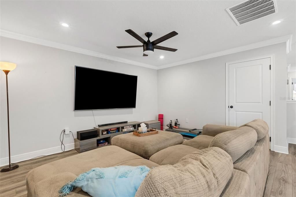 En Venta: $489,900 (4 camas, 3 baños, 2574 Pies cuadrados)