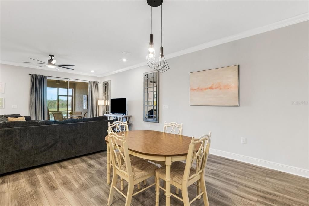 En Venta: $489,900 (4 camas, 3 baños, 2574 Pies cuadrados)