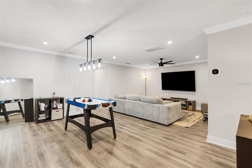 En Venta: $489,900 (4 camas, 3 baños, 2574 Pies cuadrados)
