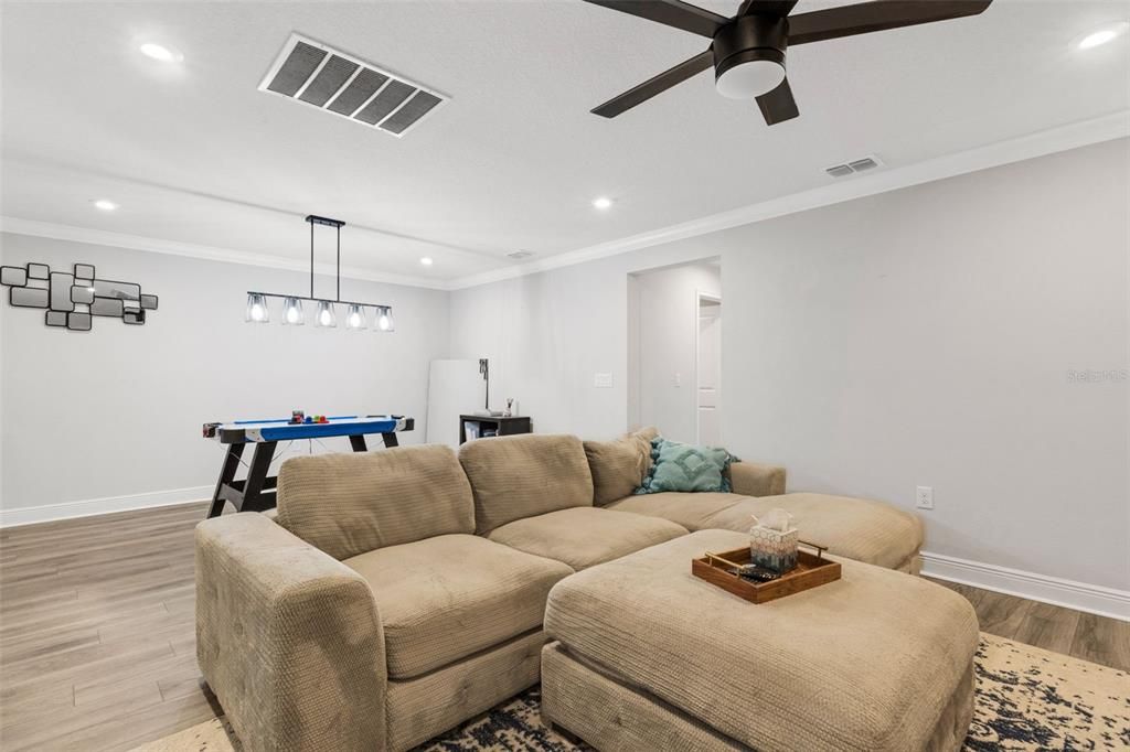 En Venta: $489,900 (4 camas, 3 baños, 2574 Pies cuadrados)