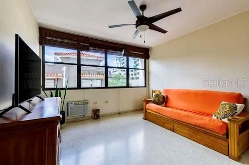 В аренду: $2,800 (2 спален, 1 ванн, 900 Квадратных фут)