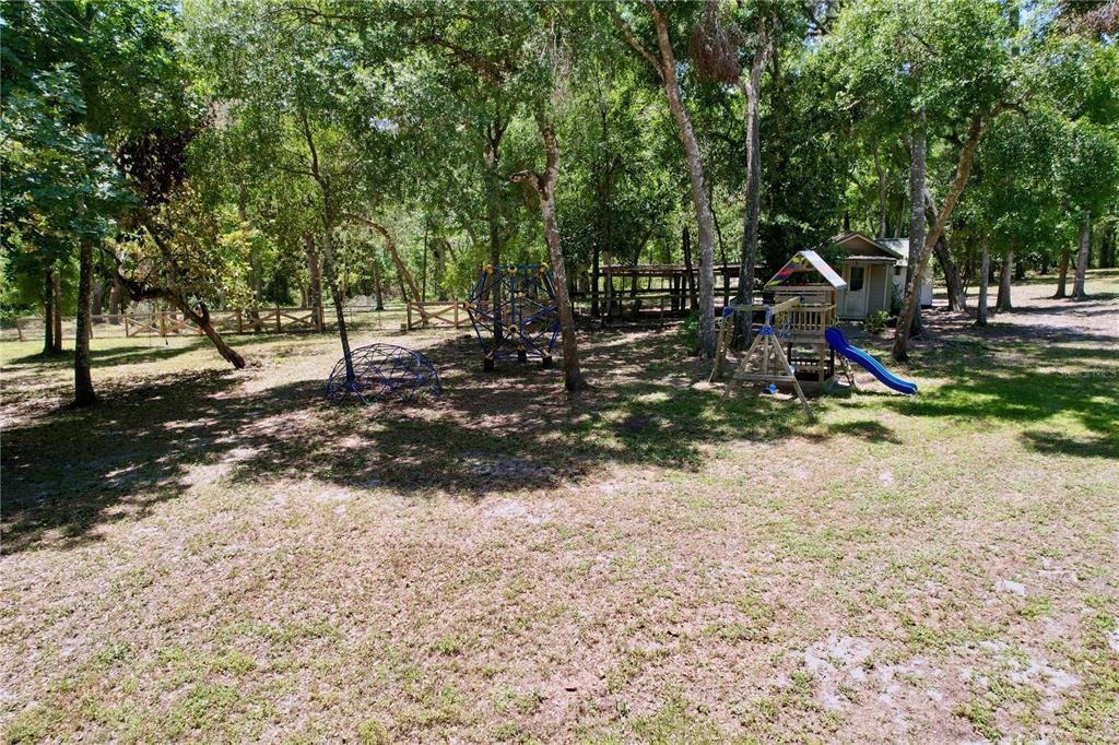 Activo con contrato: $799,900 (4 camas, 3 baños, 3018 Pies cuadrados)