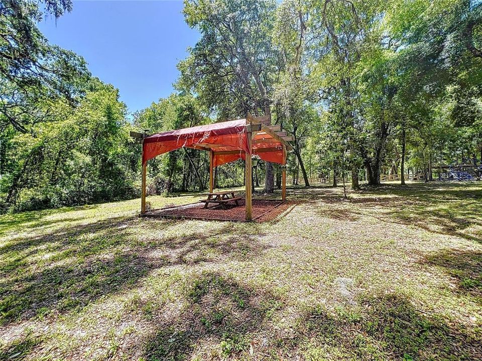 Activo con contrato: $799,900 (4 camas, 3 baños, 3018 Pies cuadrados)