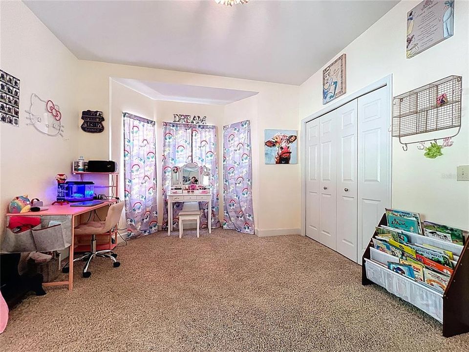 Activo con contrato: $799,900 (4 camas, 3 baños, 3018 Pies cuadrados)