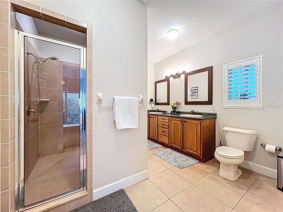Activo con contrato: $799,900 (4 camas, 3 baños, 3018 Pies cuadrados)