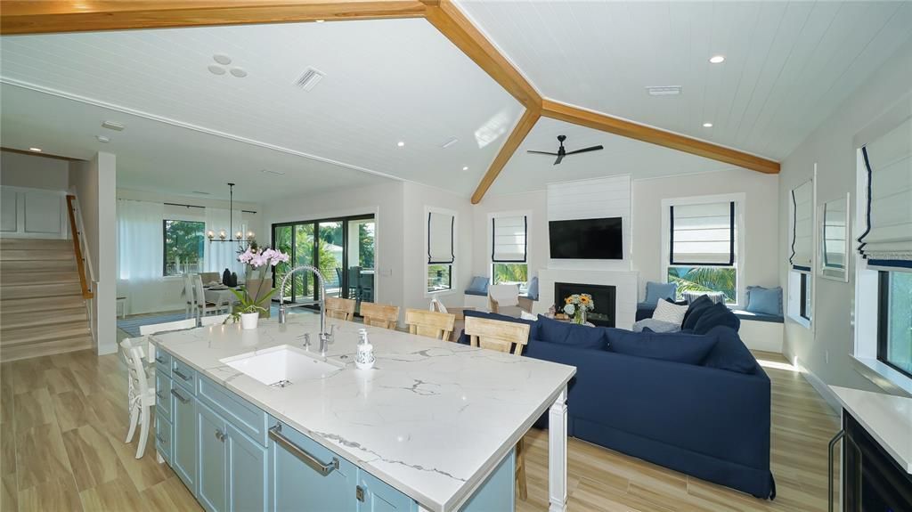 For Sale: $3,550,000 (4 beds, 4 baths, 2950 Square Feet)